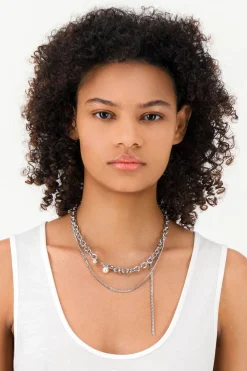 Justine Clenquet Collier Chase